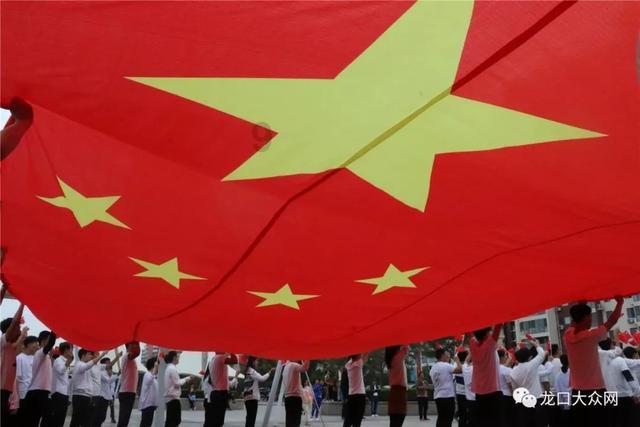 求《听琴图》原文及翻译。